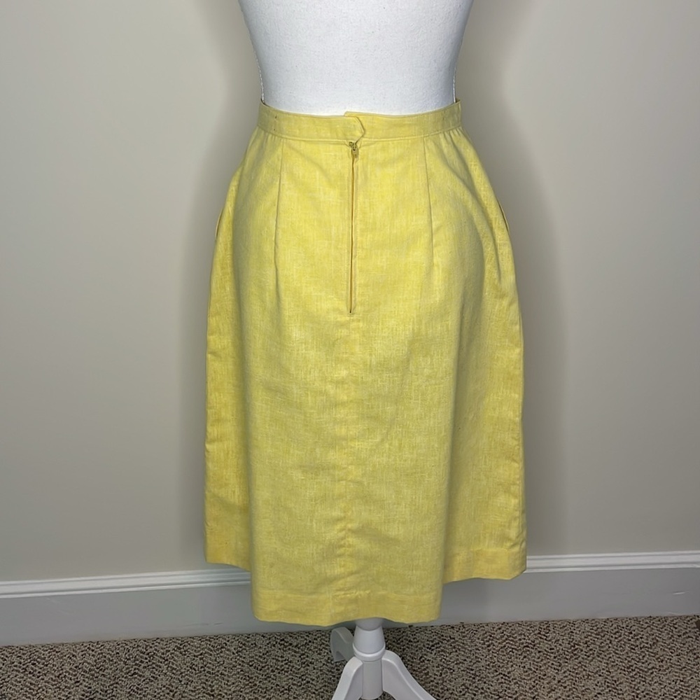 Vintage Yellow Linen Like Skirt. Size 6 - Picture 4 of 10